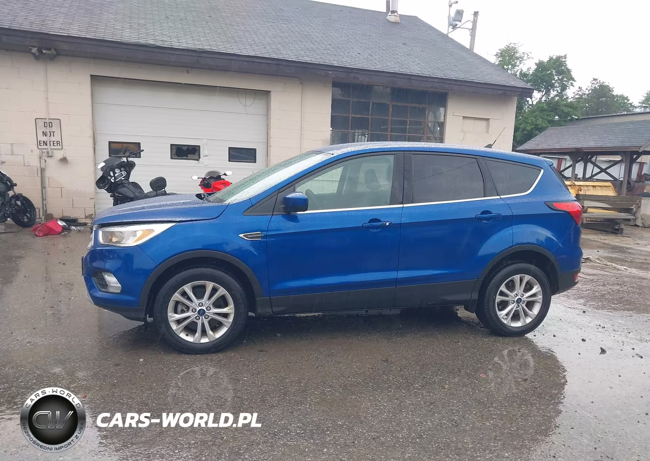 2019 Ford Escape Se VIN:1FMCU9GD8KUA80881 - 16