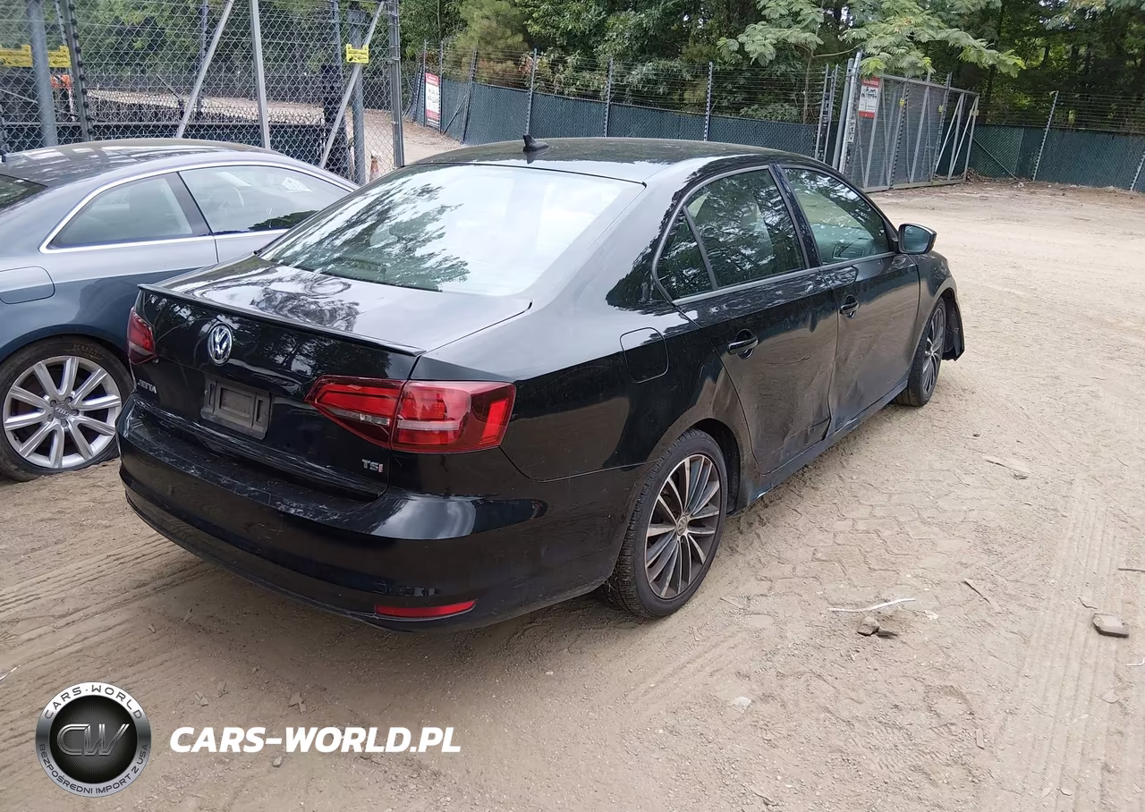 2016 Volkswagen Jetta 1.8T Sport VIN:3VWD17AJ3GM386545 - 4