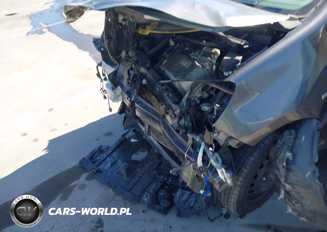 2016 Toyota Prius C Two VIN:JTDKDTB31G1137961 - 14