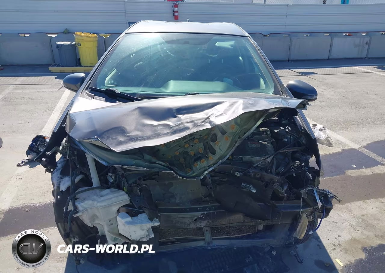 2016 Toyota Prius C Two VIN:JTDKDTB31G1137961 - 15