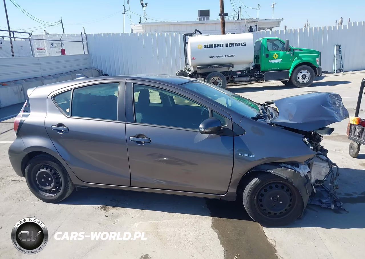 2016 Toyota Prius C Two VIN:JTDKDTB31G1137961 - 16