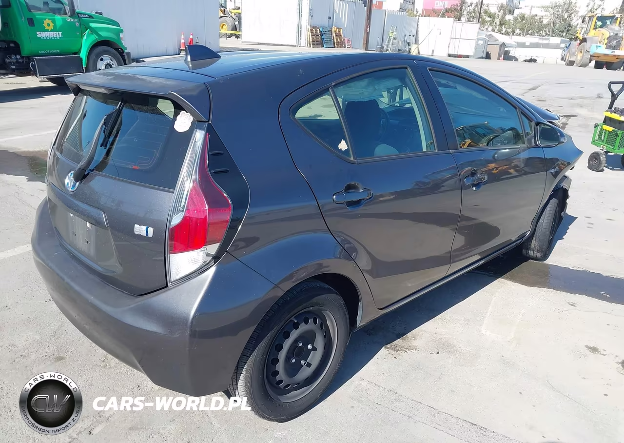 2016 Toyota Prius C Two VIN:JTDKDTB31G1137961 - 4