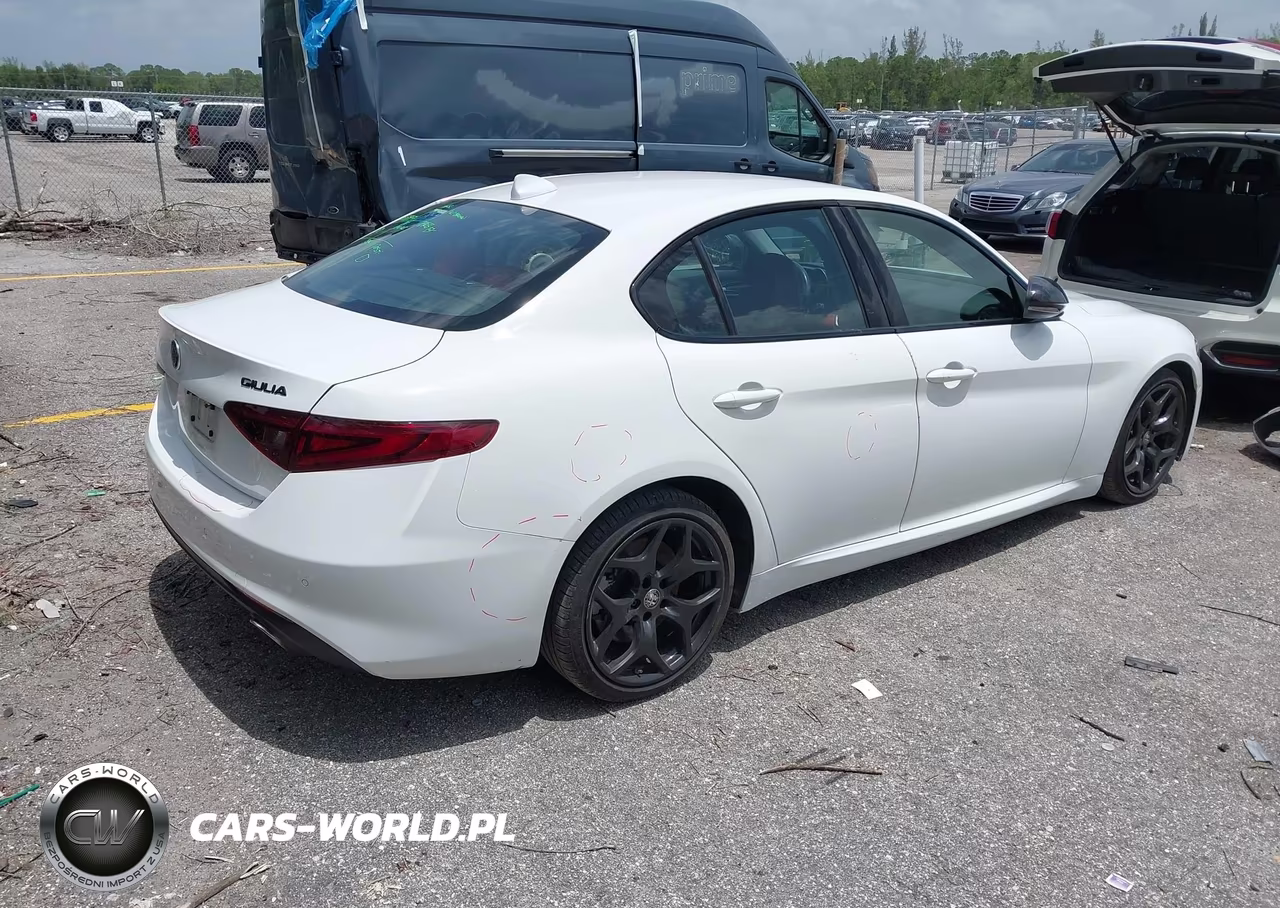 2021 Alfa Romeo Giulia Rwd VIN:ZARFAMAN9M7644317 - 4