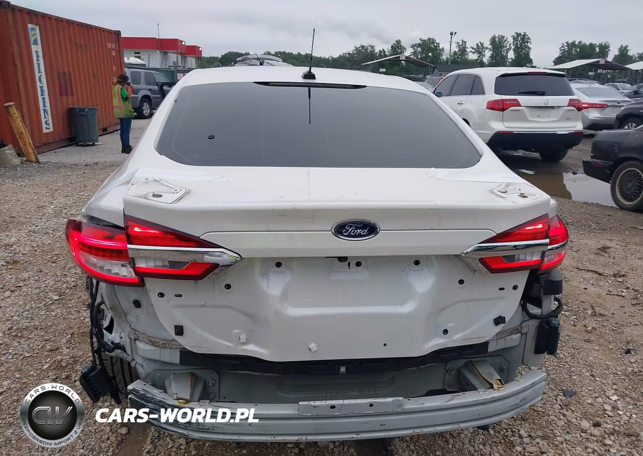 2019 Ford Fusion Titanium VIN:3FA6P0SU7KR228415 - 17