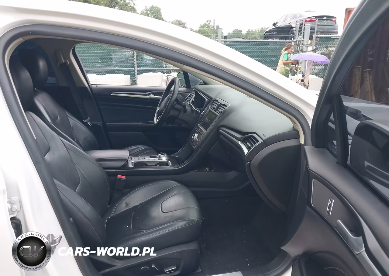 2019 Ford Fusion Titanium VIN:3FA6P0SU7KR228415 - 5
