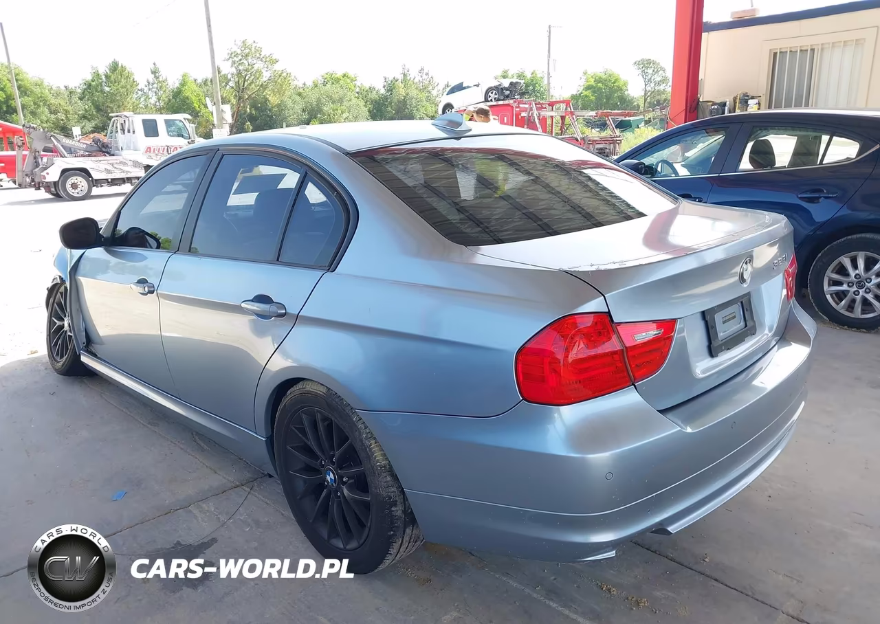 2011 BMW 328I VIN:WBAPH7C58BE675217 - 3