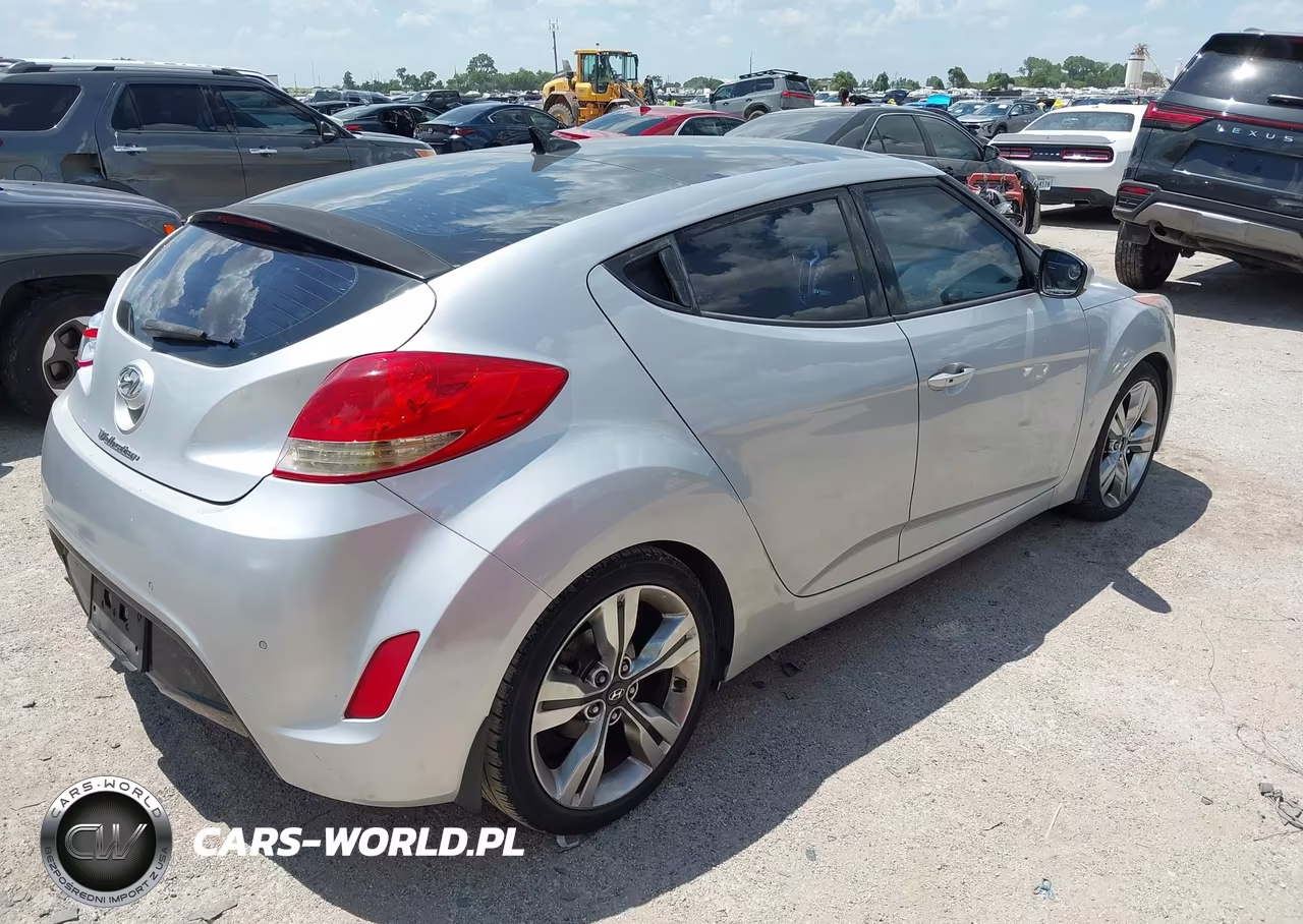 2014 Hyundai Veloster Base W-Black VIN:KMHTC6AD5EU189118 - 4