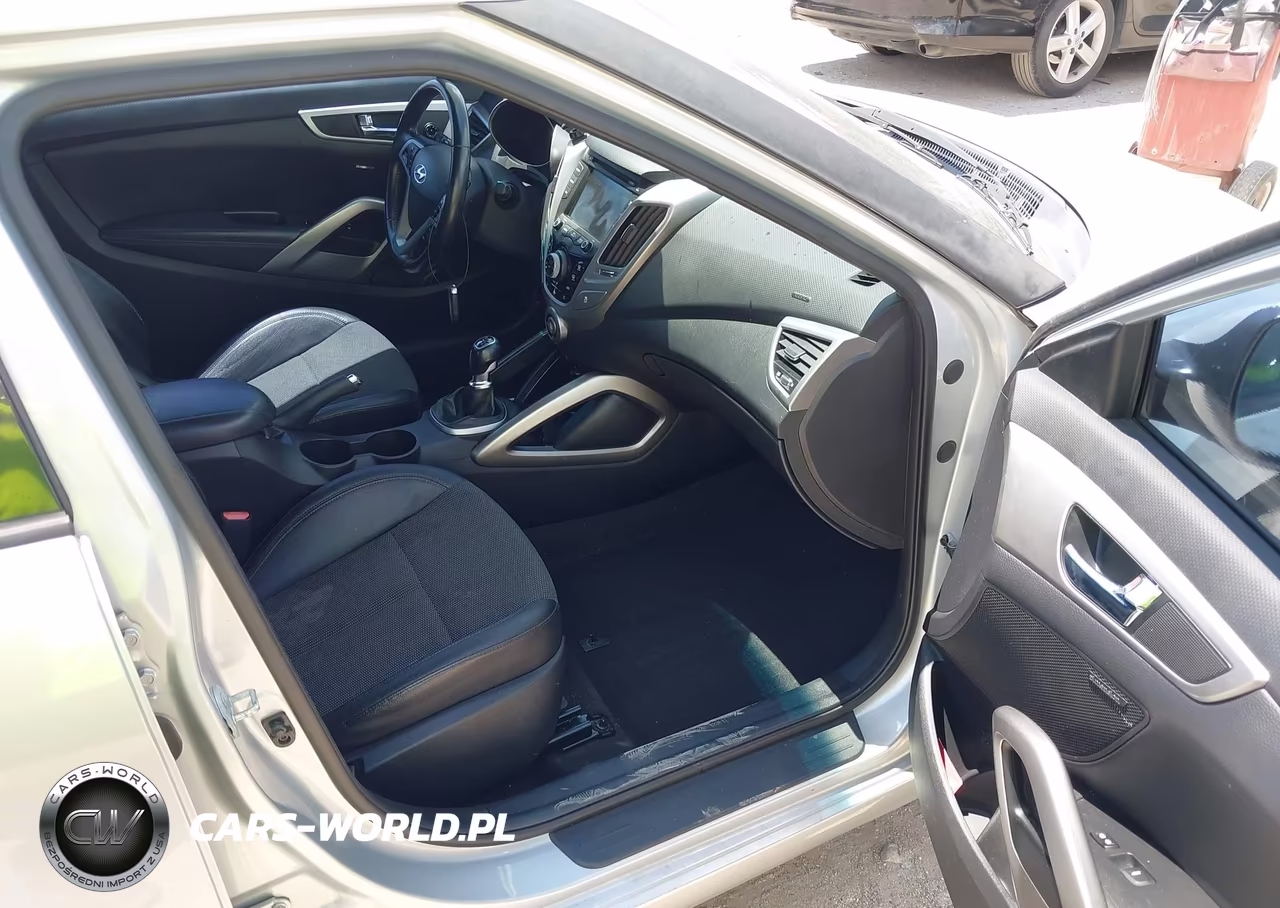 2014 Hyundai Veloster Base W-Black VIN:KMHTC6AD5EU189118 - 5