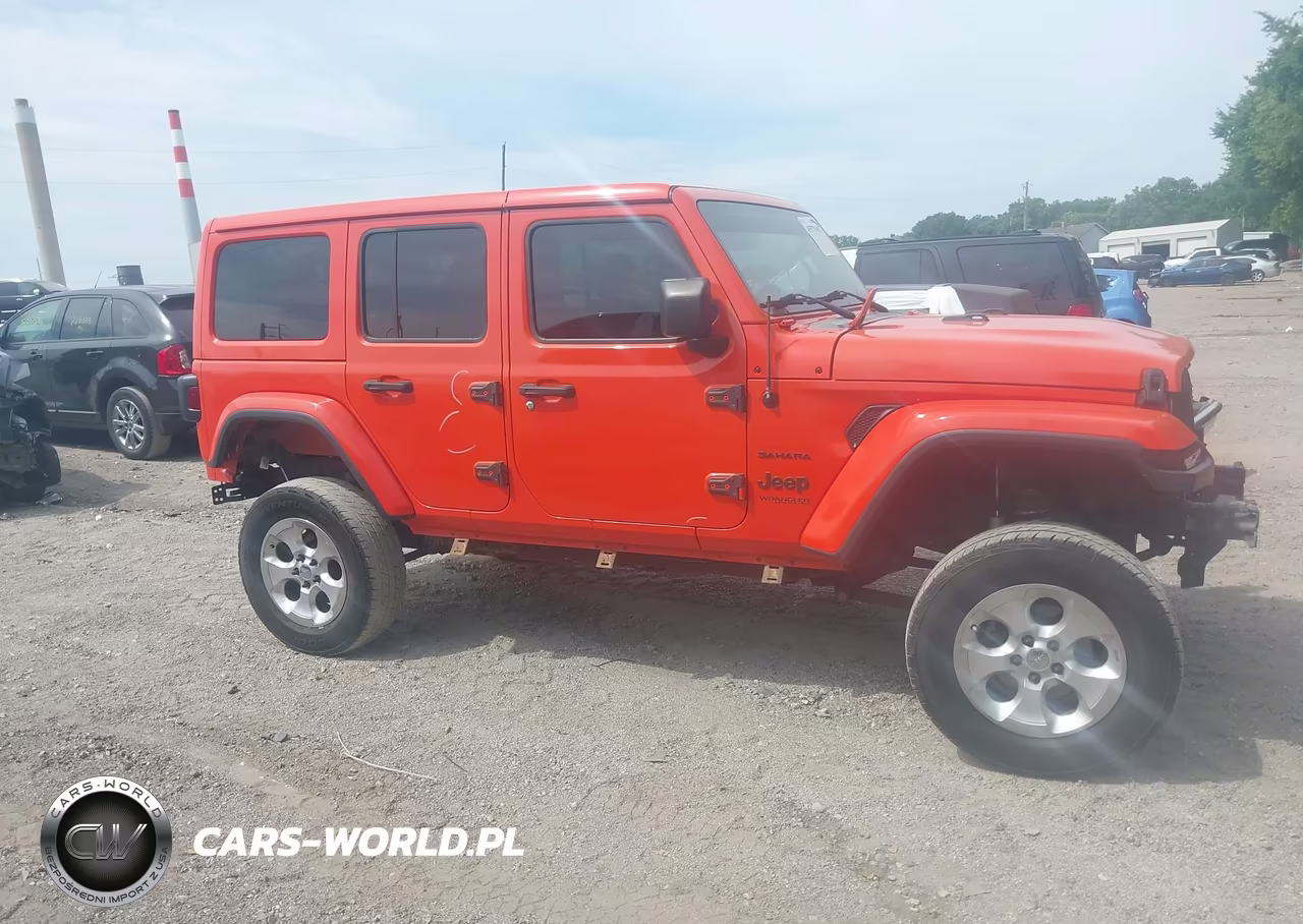 2020 Jeep Wrangler Unlimited Sahara VIN:1C4HJXEN2LW115729 - 13