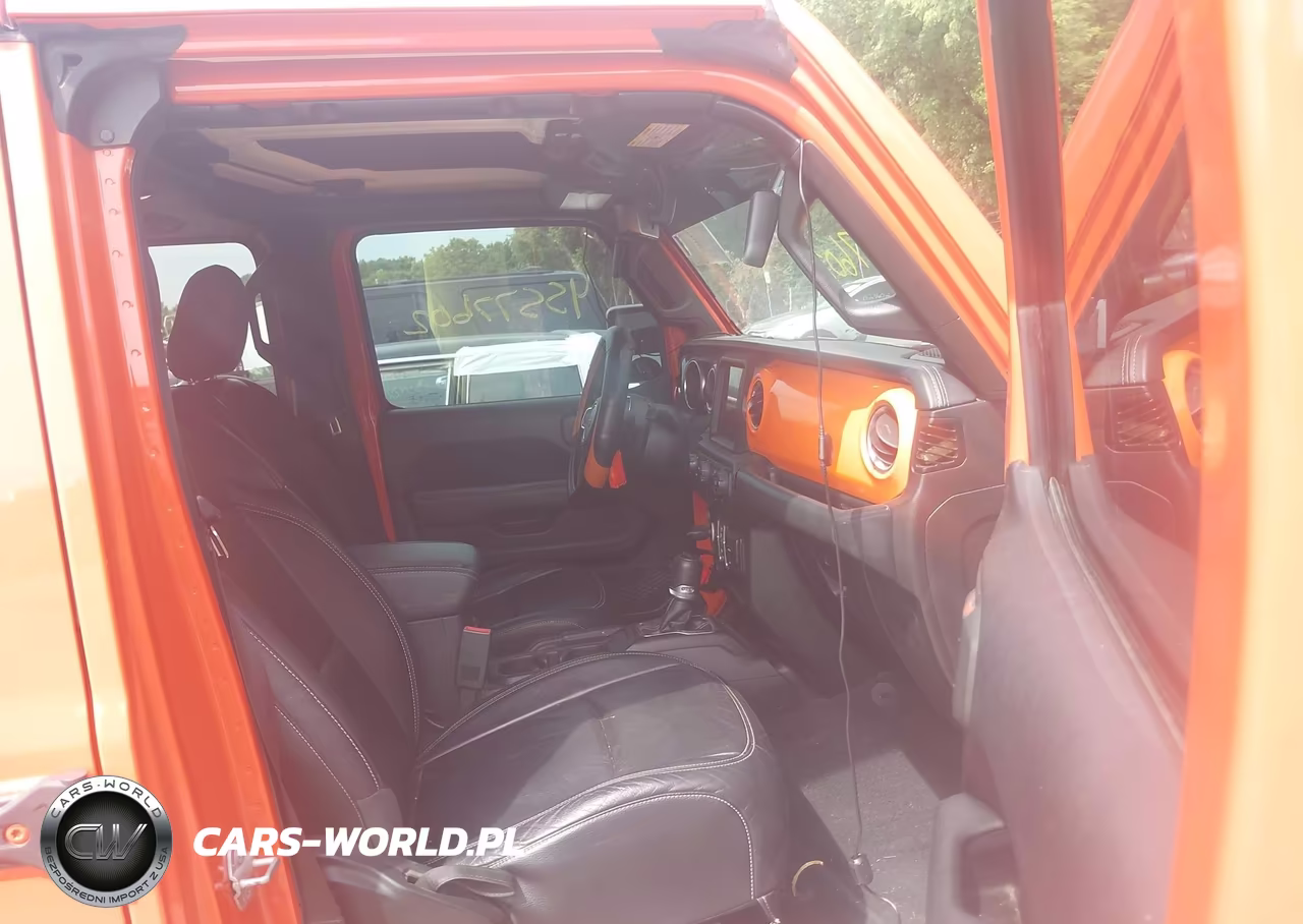 2020 Jeep Wrangler Unlimited Sahara VIN:1C4HJXEN2LW115729 - 5