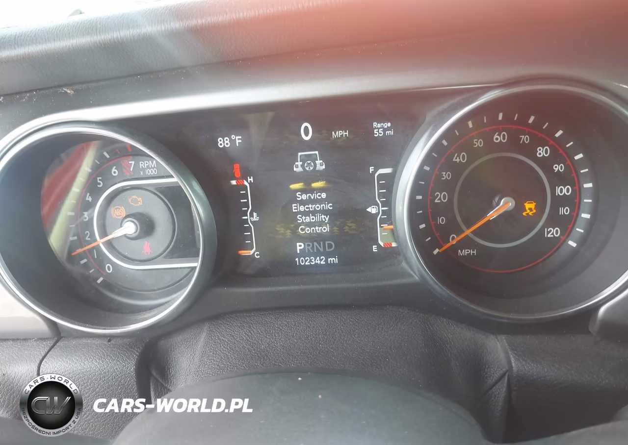 2020 Jeep Wrangler Unlimited Sahara VIN:1C4HJXEN2LW115729 - 7