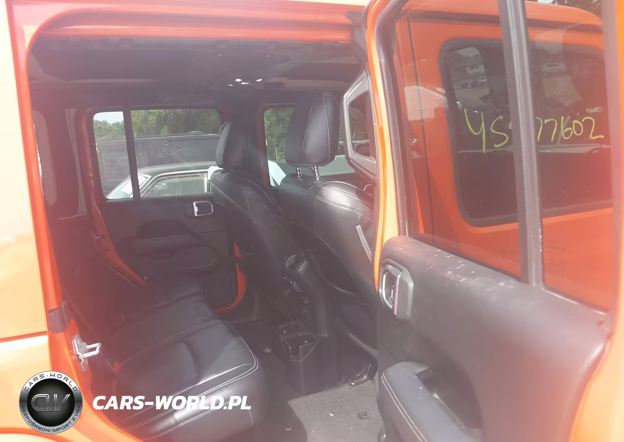 2020 Jeep Wrangler Unlimited Sahara VIN:1C4HJXEN2LW115729 - 8
