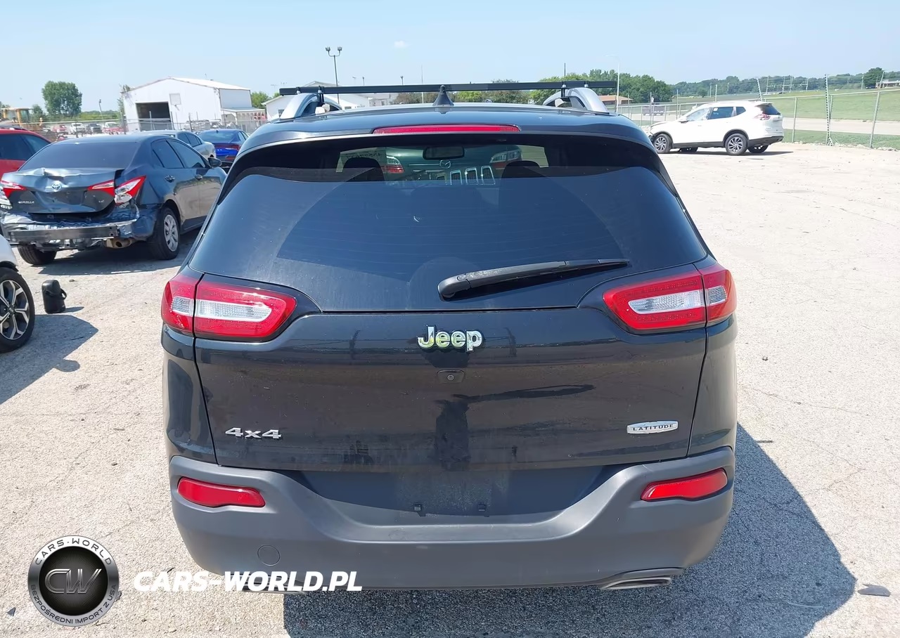 2016 Jeep Cherokee Latitude VIN:1C4PJMCS8GW255650 - 16
