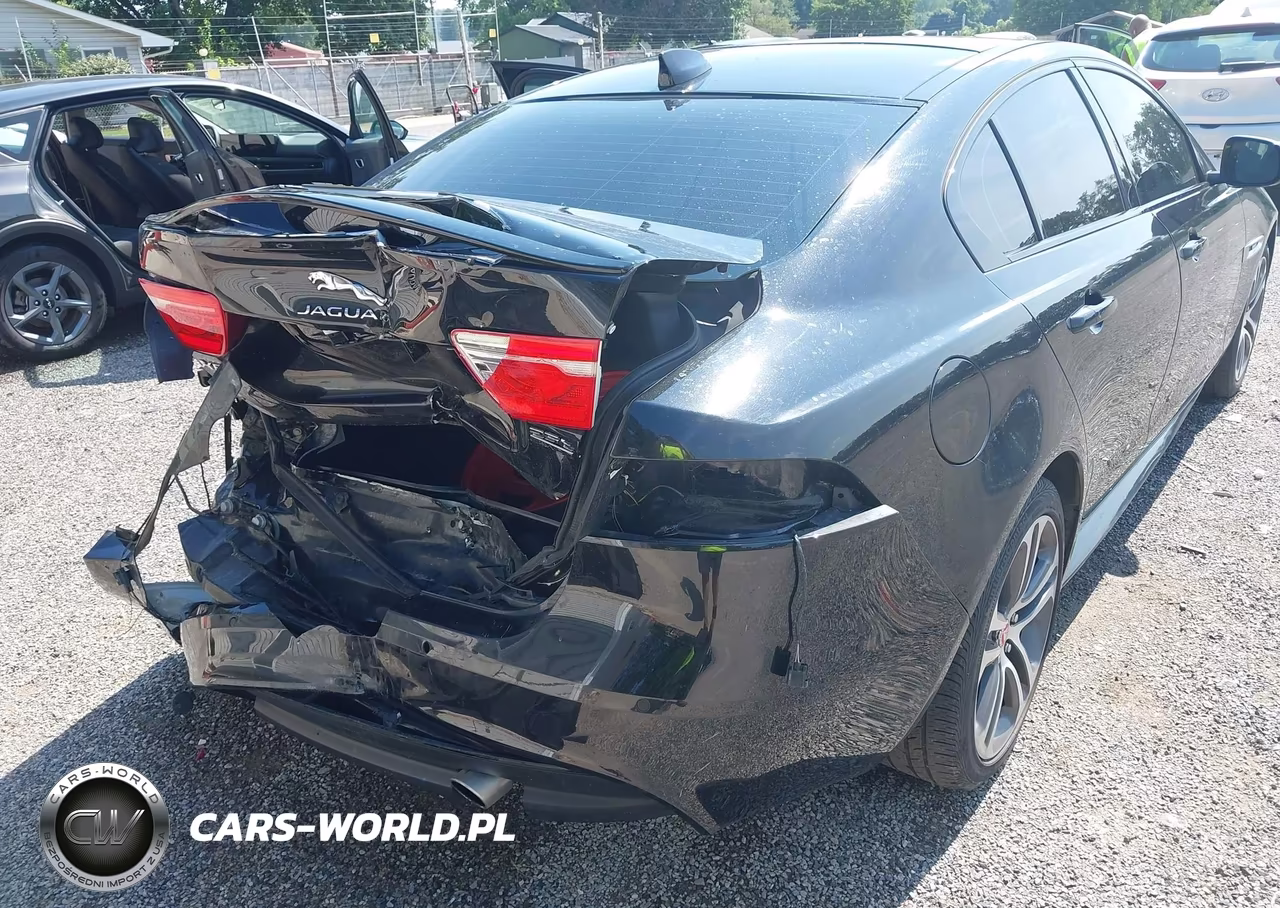 2019 Jaguar Xe 25T R-Sport VIN:SAJAL4FX8KCP51499 - 18
