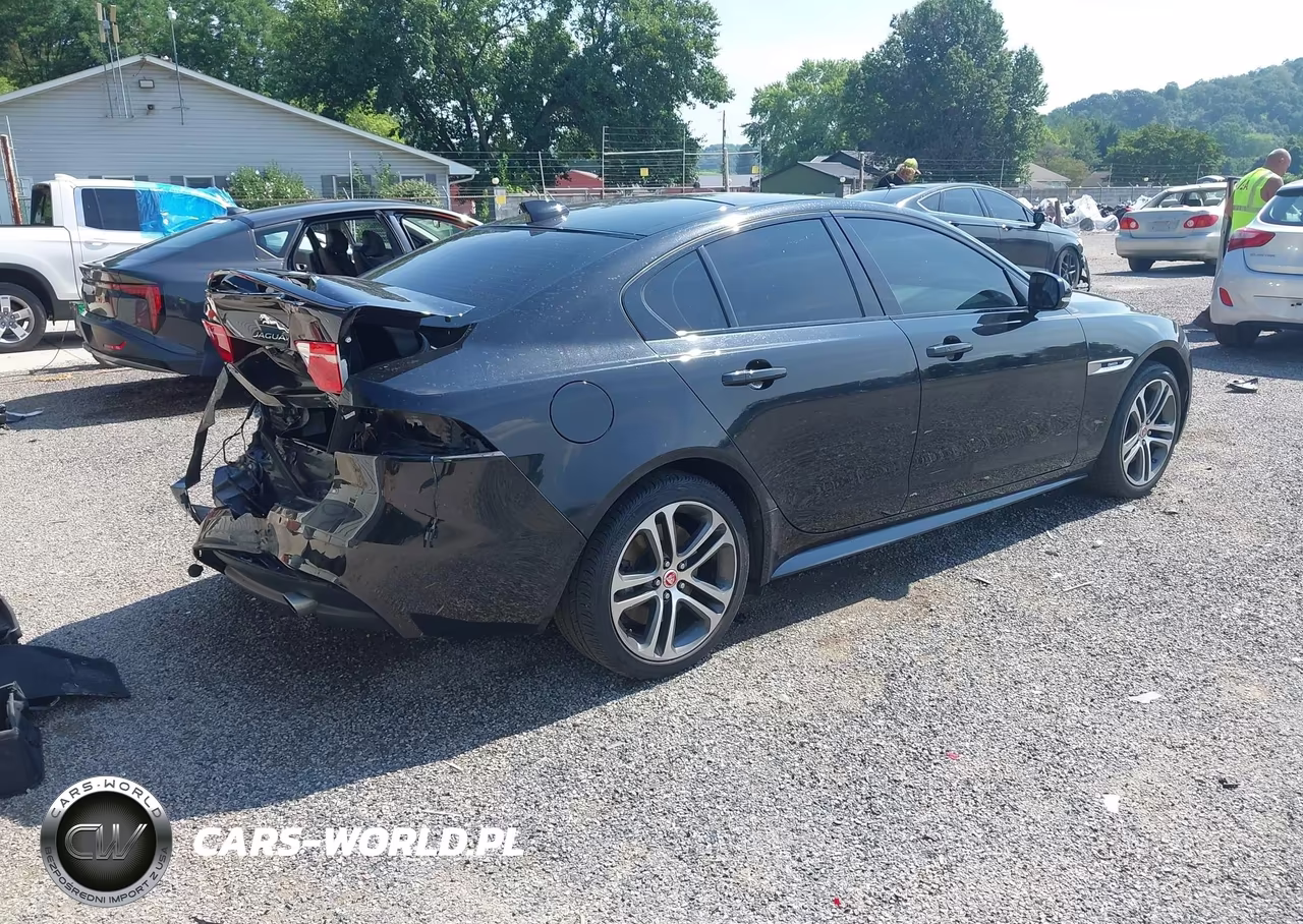2019 Jaguar Xe 25T R-Sport VIN:SAJAL4FX8KCP51499 - 4