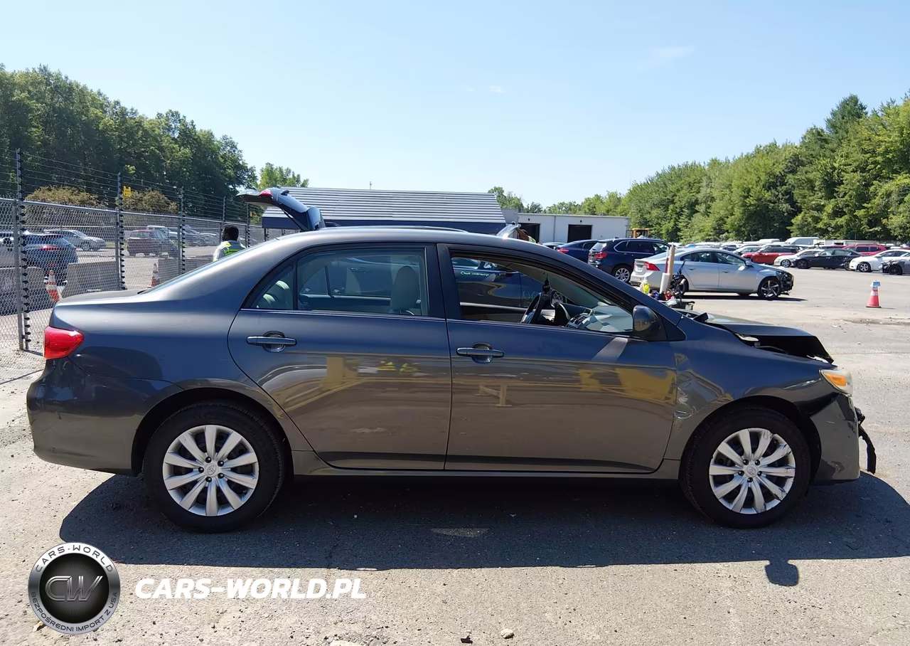 2013 Toyota Corolla Le VIN:5YFBU4EE5DP224630 - 13