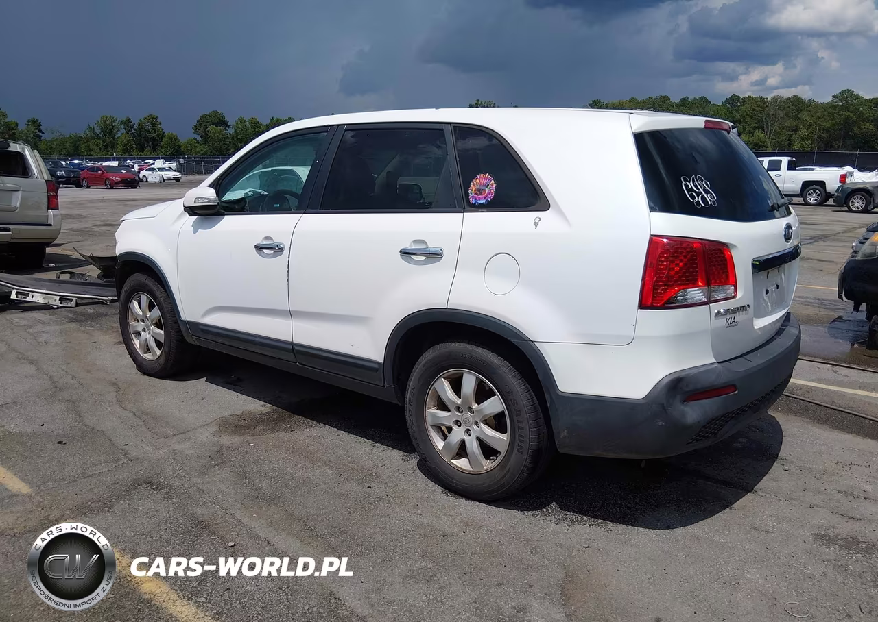 2011 Kia Sorento Lx VIN:5XYKT3A18BG018767 - 3