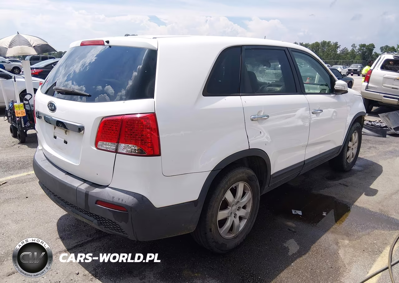 2011 Kia Sorento Lx VIN:5XYKT3A18BG018767 - 4