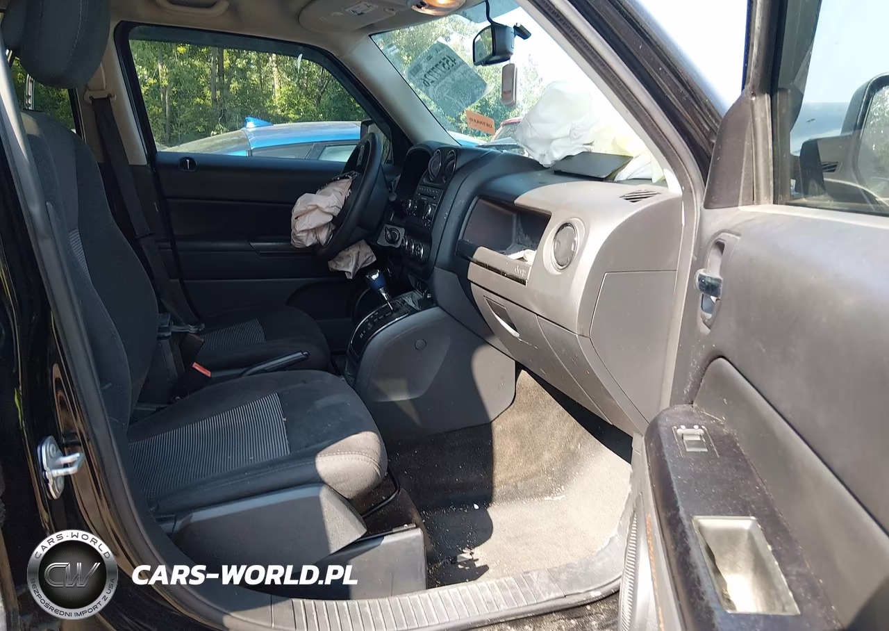 2016 Jeep Patriot Sport VIN:1C4NJPBB5GD716700 - 5