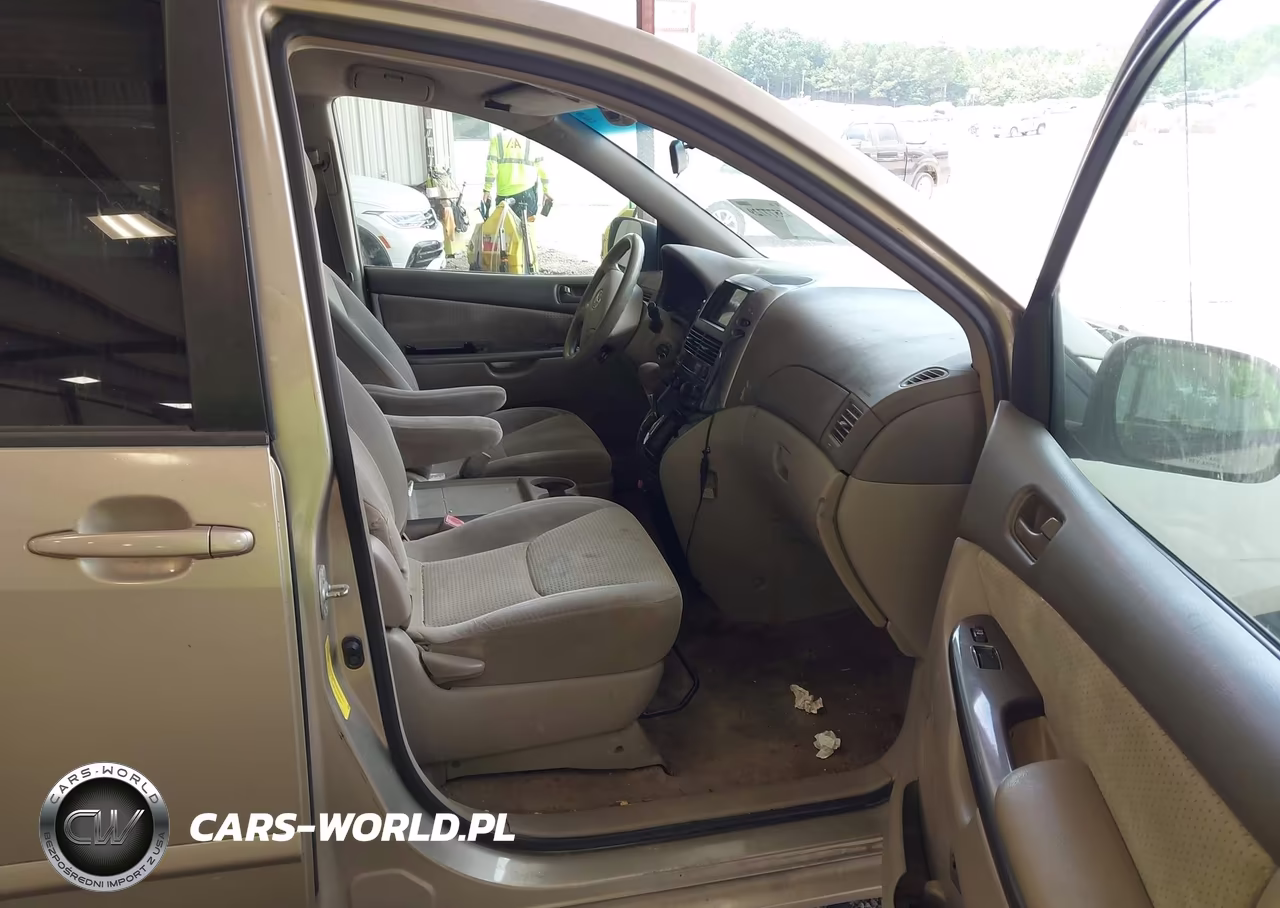 2010 Toyota Sienna Le VIN:5TDKK4CC8AS301954 - 5