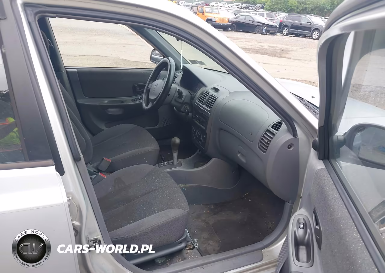 2002 Hyundai Accent Gl VIN:KMHCG45C62U401403 - 5