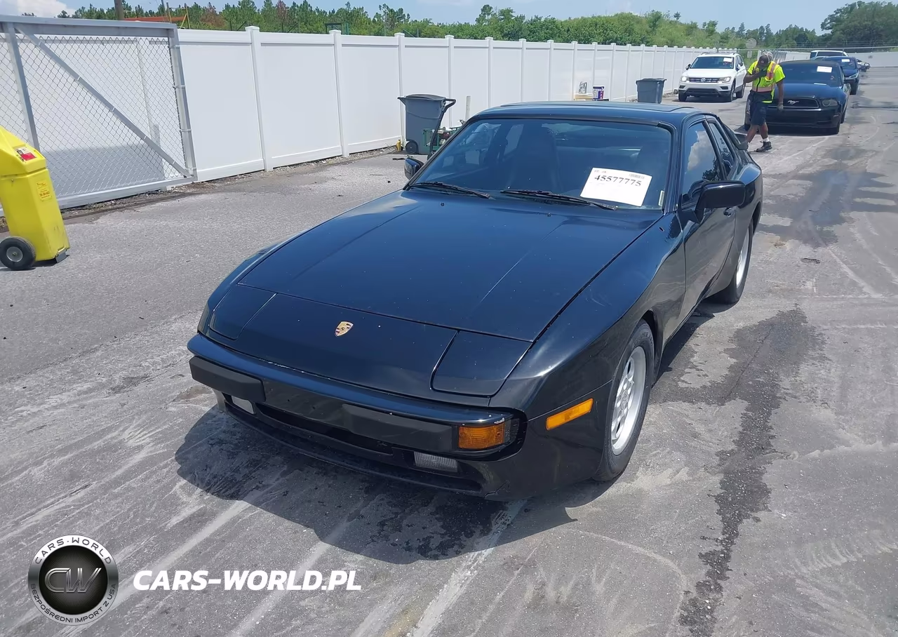 1983 Porsche 944 VIN:WP0AA0944DN463923 - 2