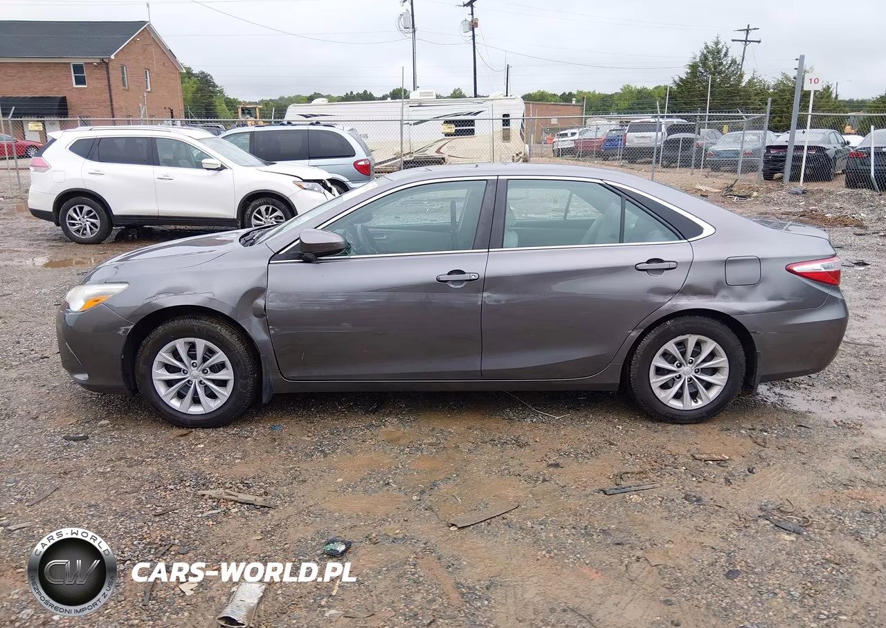 2017 Toyota Camry Le VIN:4T1BF1FK7HU272664 - 14