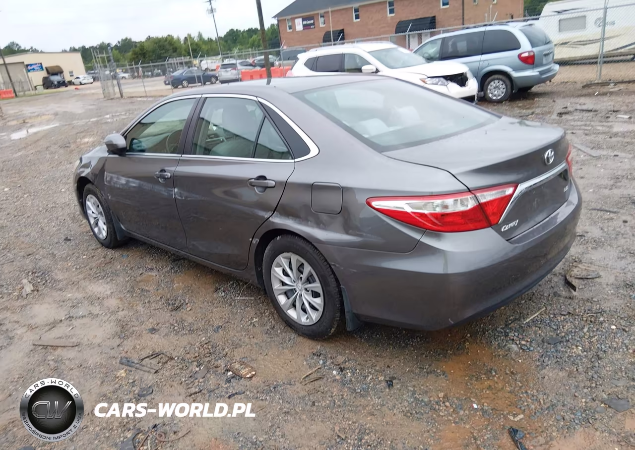 2017 Toyota Camry Le VIN:4T1BF1FK7HU272664 - 3