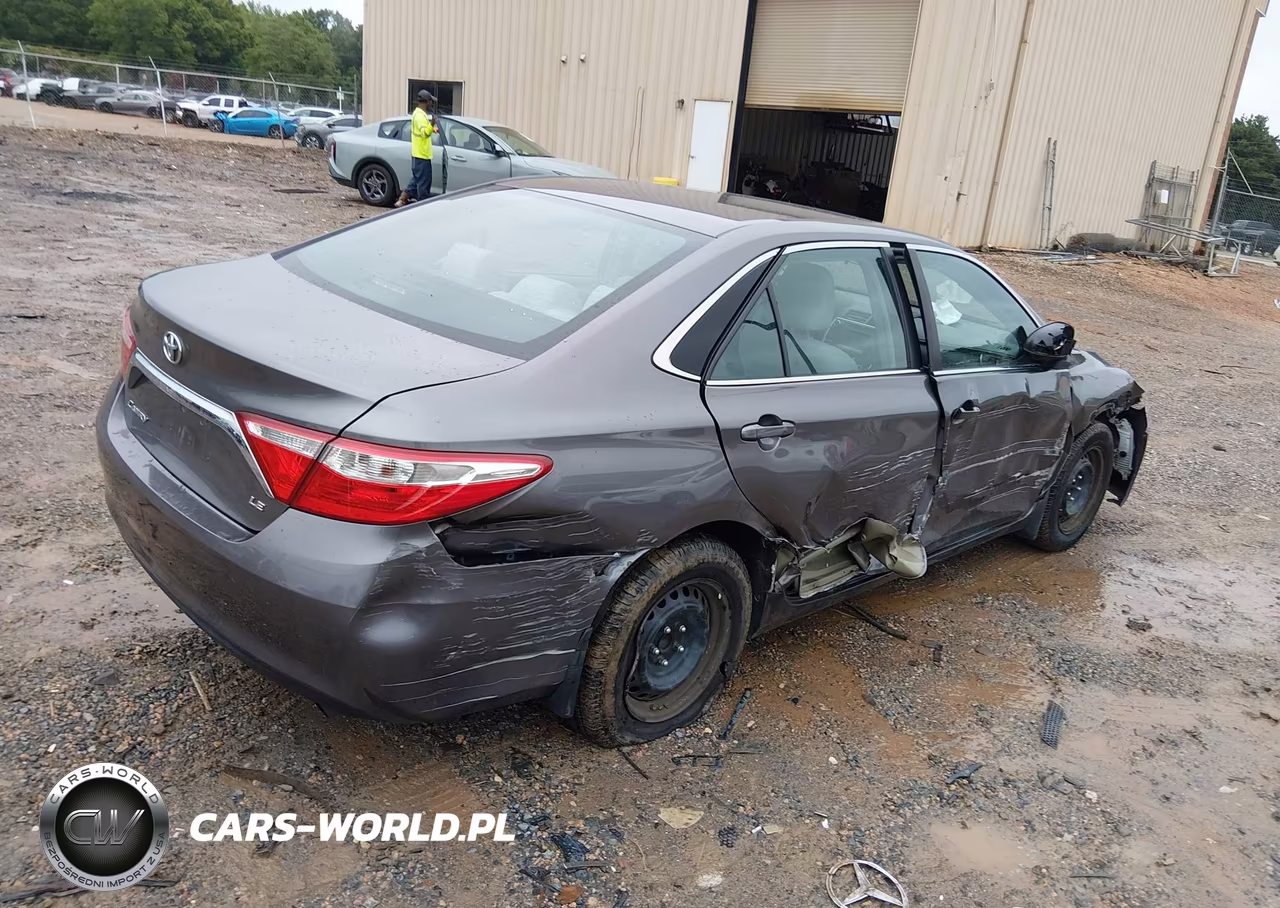 2017 Toyota Camry Le VIN:4T1BF1FK7HU272664 - 4