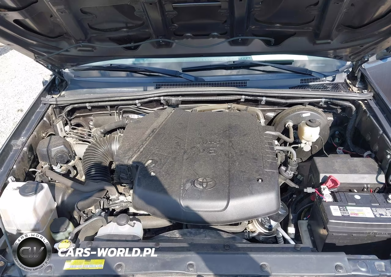 2015 Toyota Tacoma Base V6 VIN:3TMLU4EN7FM200120 - 10