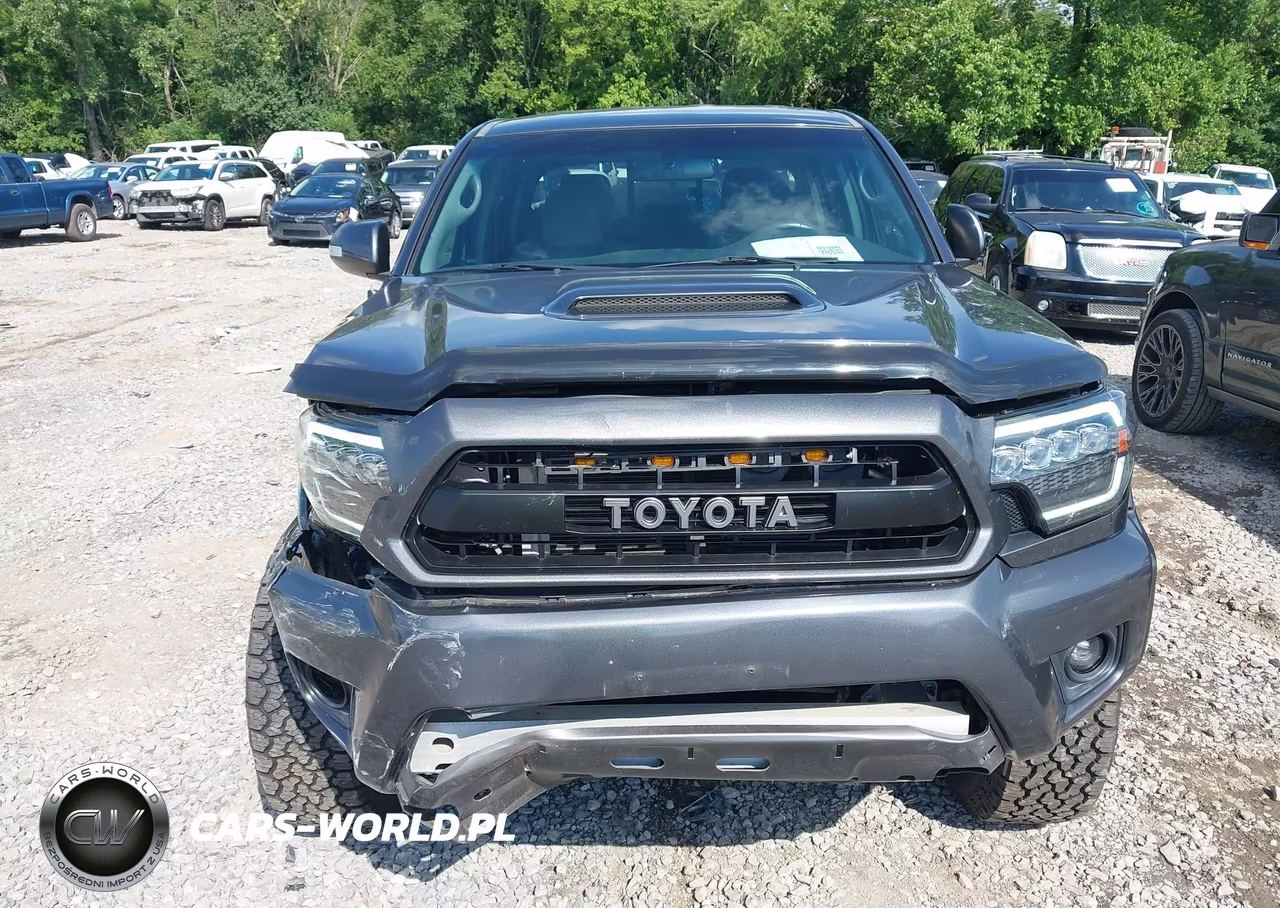 2015 Toyota Tacoma Base V6 VIN:3TMLU4EN7FM200120 - 12