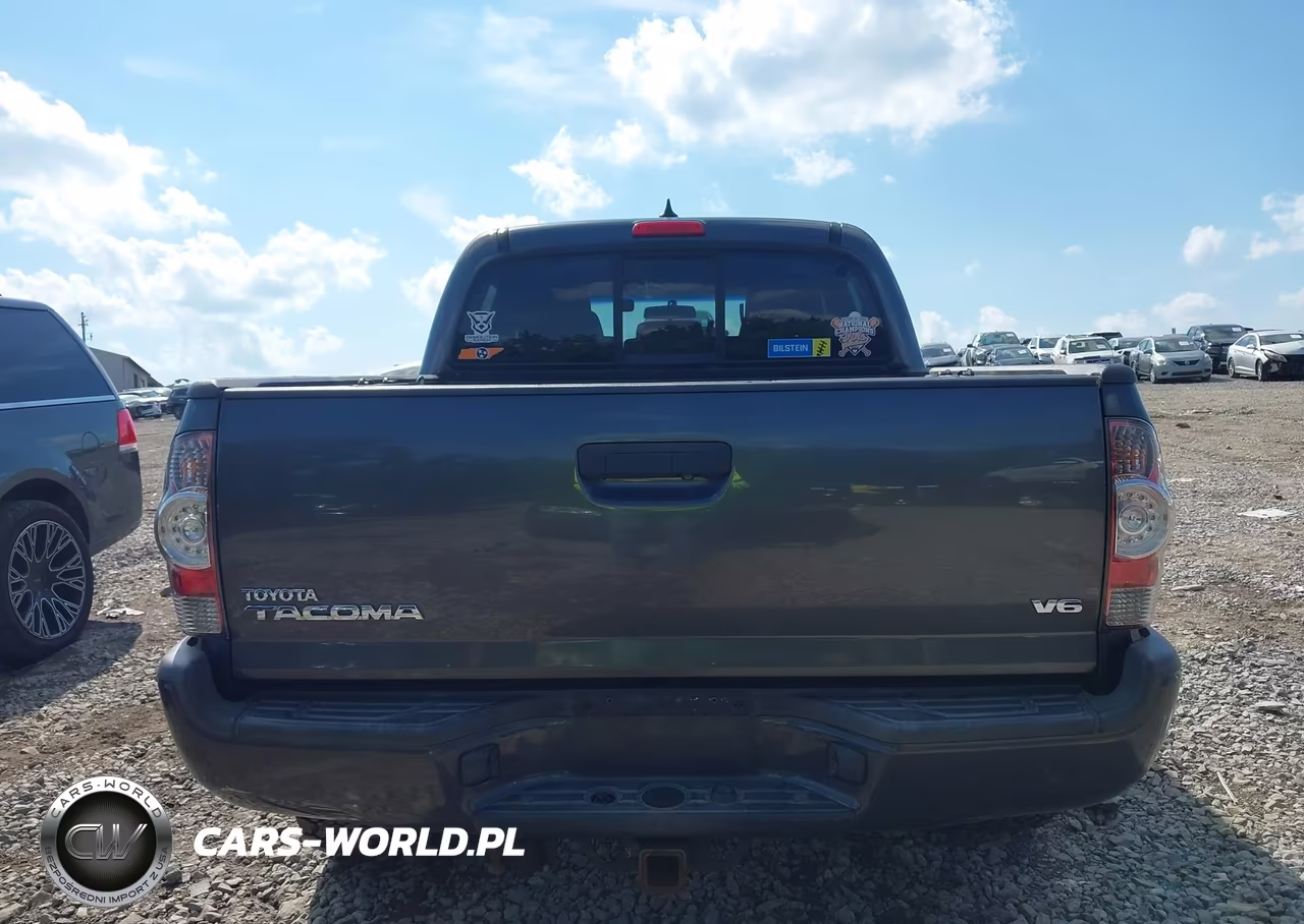 2015 Toyota Tacoma Base V6 VIN:3TMLU4EN7FM200120 - 16