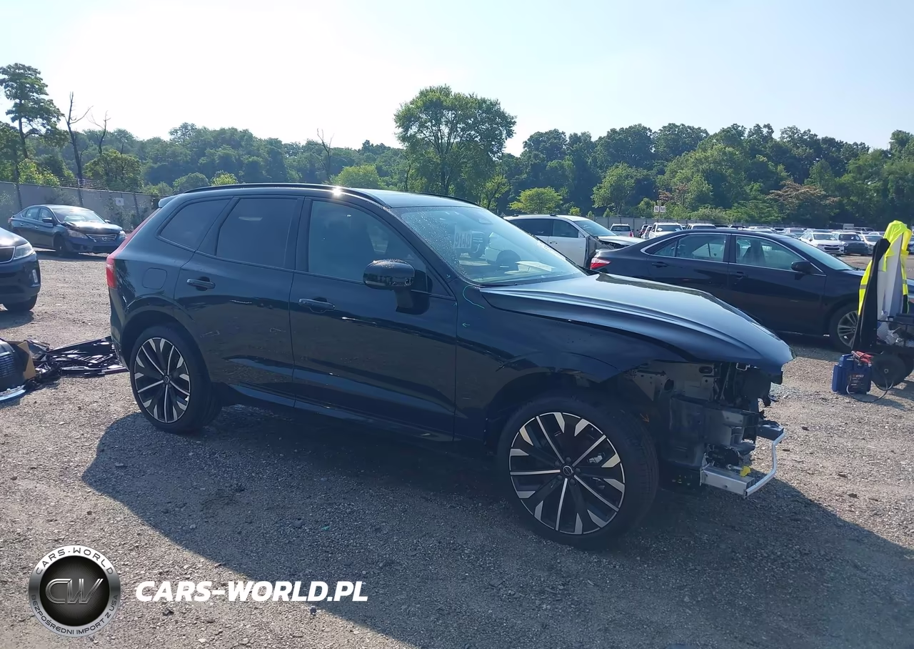 2026 Volvo Xc60 B5 Ultra – zdjęcie 1 z 17