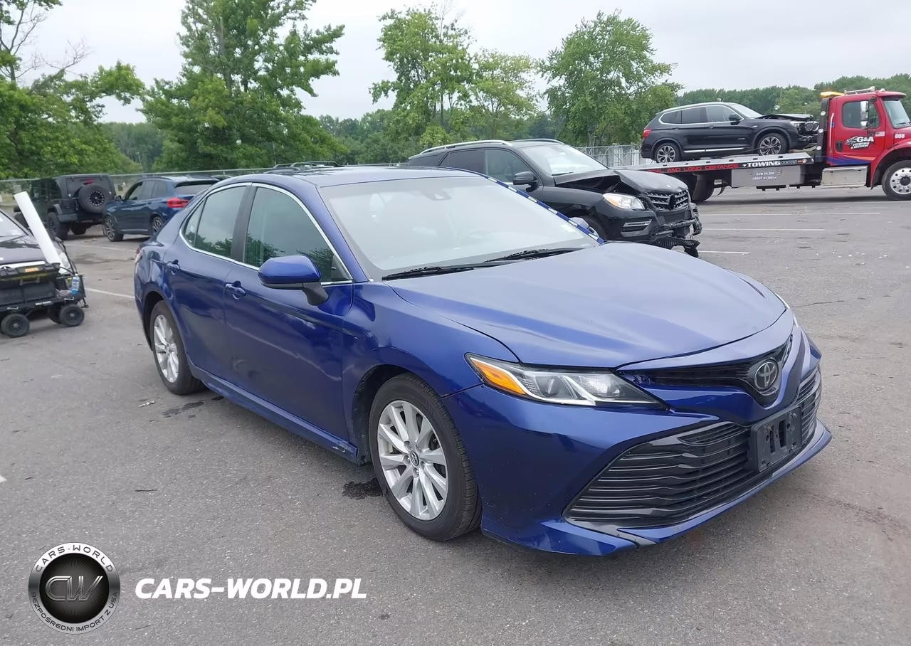 2018 Toyota Camry Le – zdjęcie 1 z 16