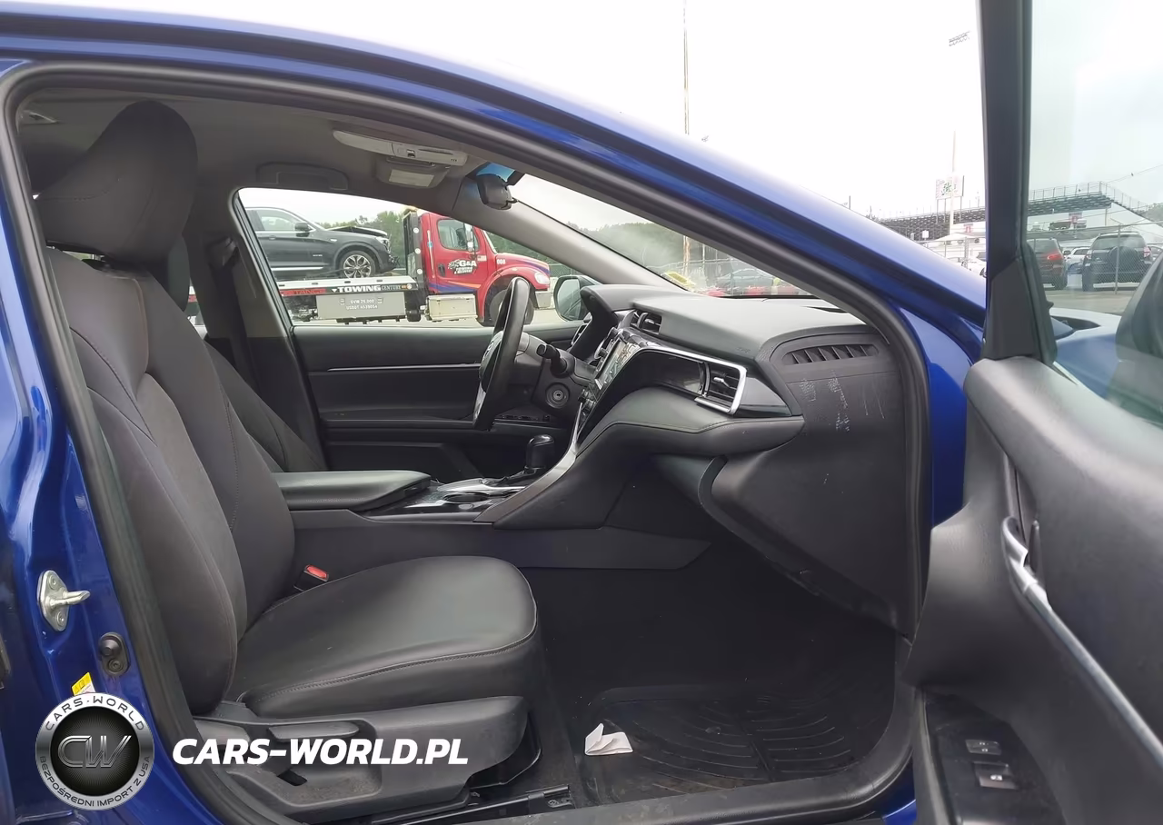 2018 Toyota Camry Le VIN:4T1B11HK4JU501190 - 5