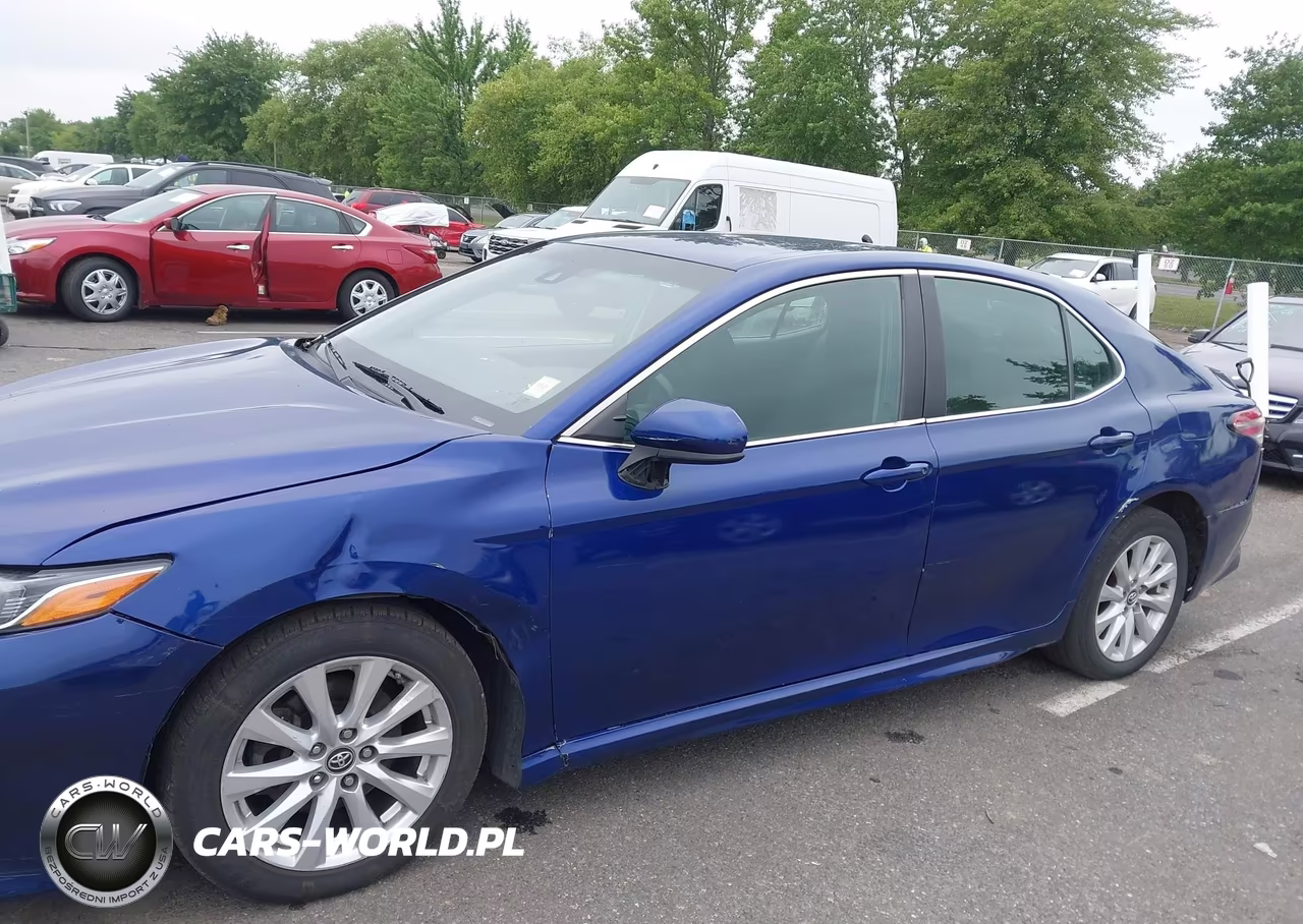 2018 Toyota Camry Le VIN:4T1B11HK4JU501190 - 6