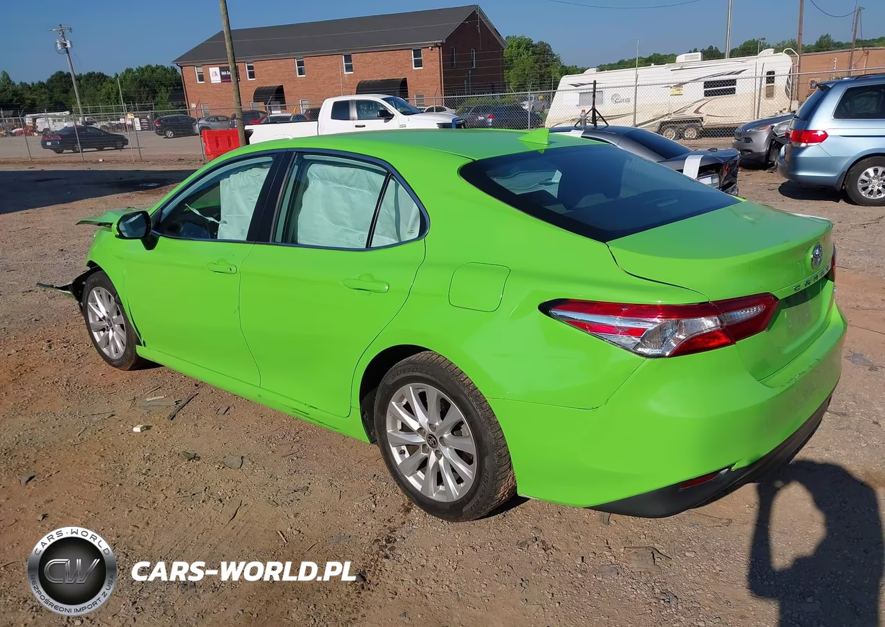 2020 Toyota Camry Le VIN:4T1C11AKXLU961097 - 3