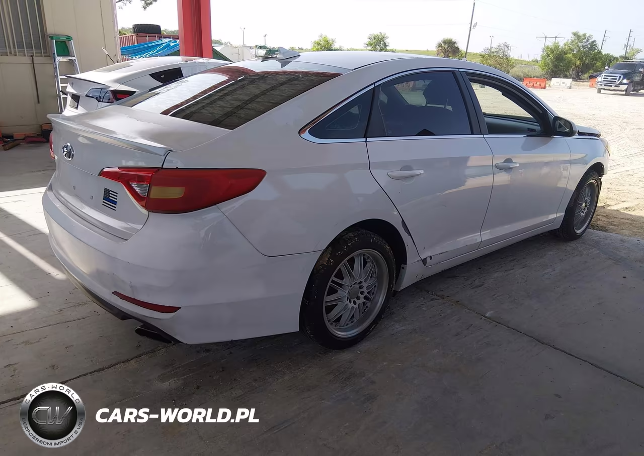 2015 Hyundai Sonata Se VIN:5NPE24AF2FH017596 - 4