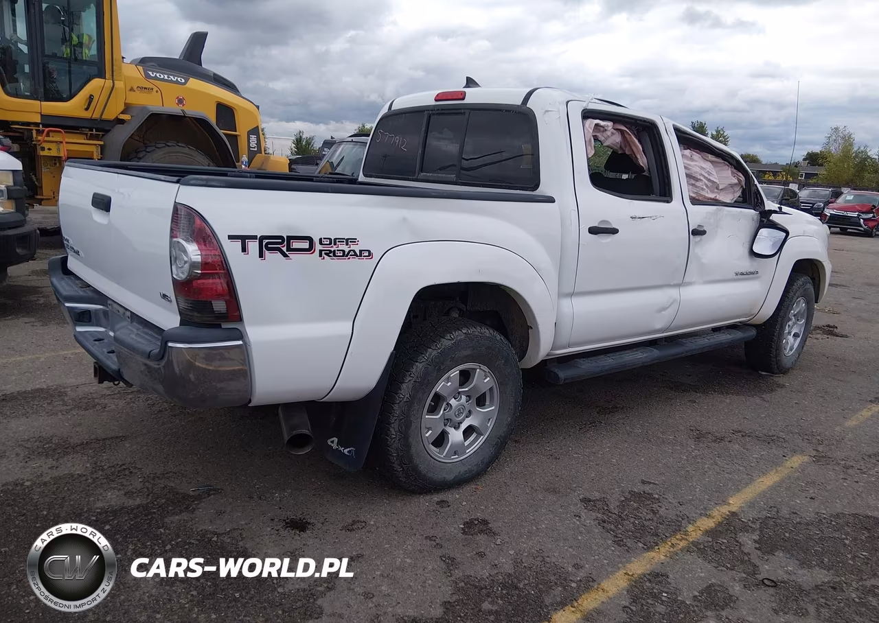 2014 Toyota Tacoma Base V6 VIN:5TFLU4EN1EX093171 - 4