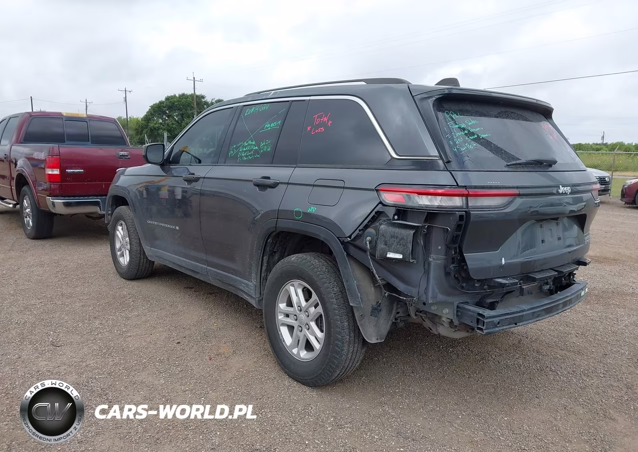 2022 Jeep Grand Cherokee Laredo 4X2 VIN:1C4RJGAG3N8589224 - 3