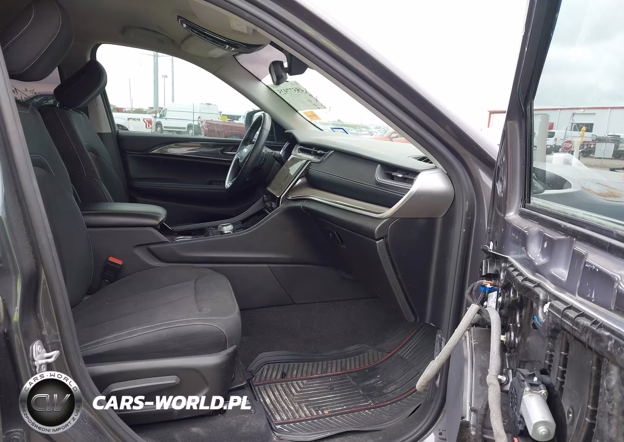 2022 Jeep Grand Cherokee Laredo 4X2 VIN:1C4RJGAG3N8589224 - 5