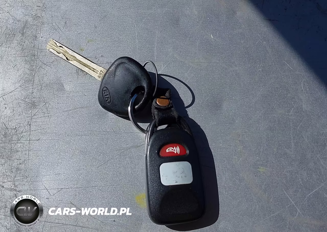 2011 Kia Sorento Lx VIN:5XYKTDA18BG111617 - 11