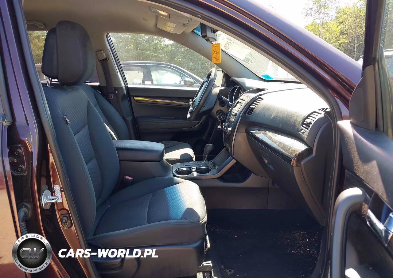 2011 Kia Sorento Lx VIN:5XYKTDA18BG111617 - 5