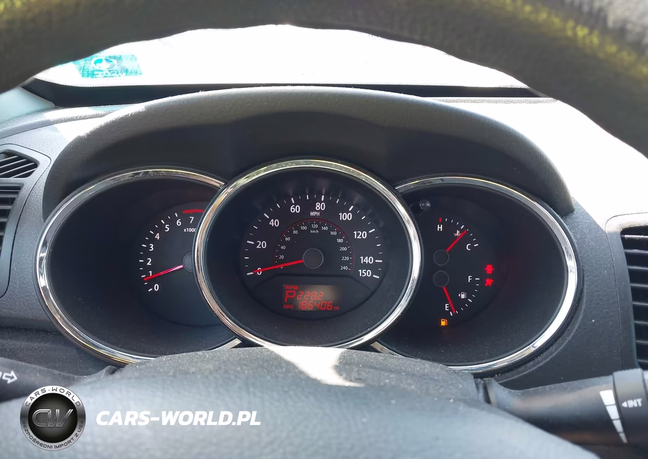 2011 Kia Sorento Lx VIN:5XYKTDA18BG111617 - 7