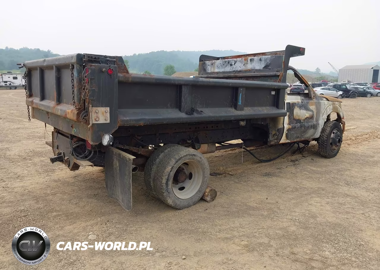 2015 Ford F550 Super Duty VIN:1FDUF5HY0FED69861 - 4