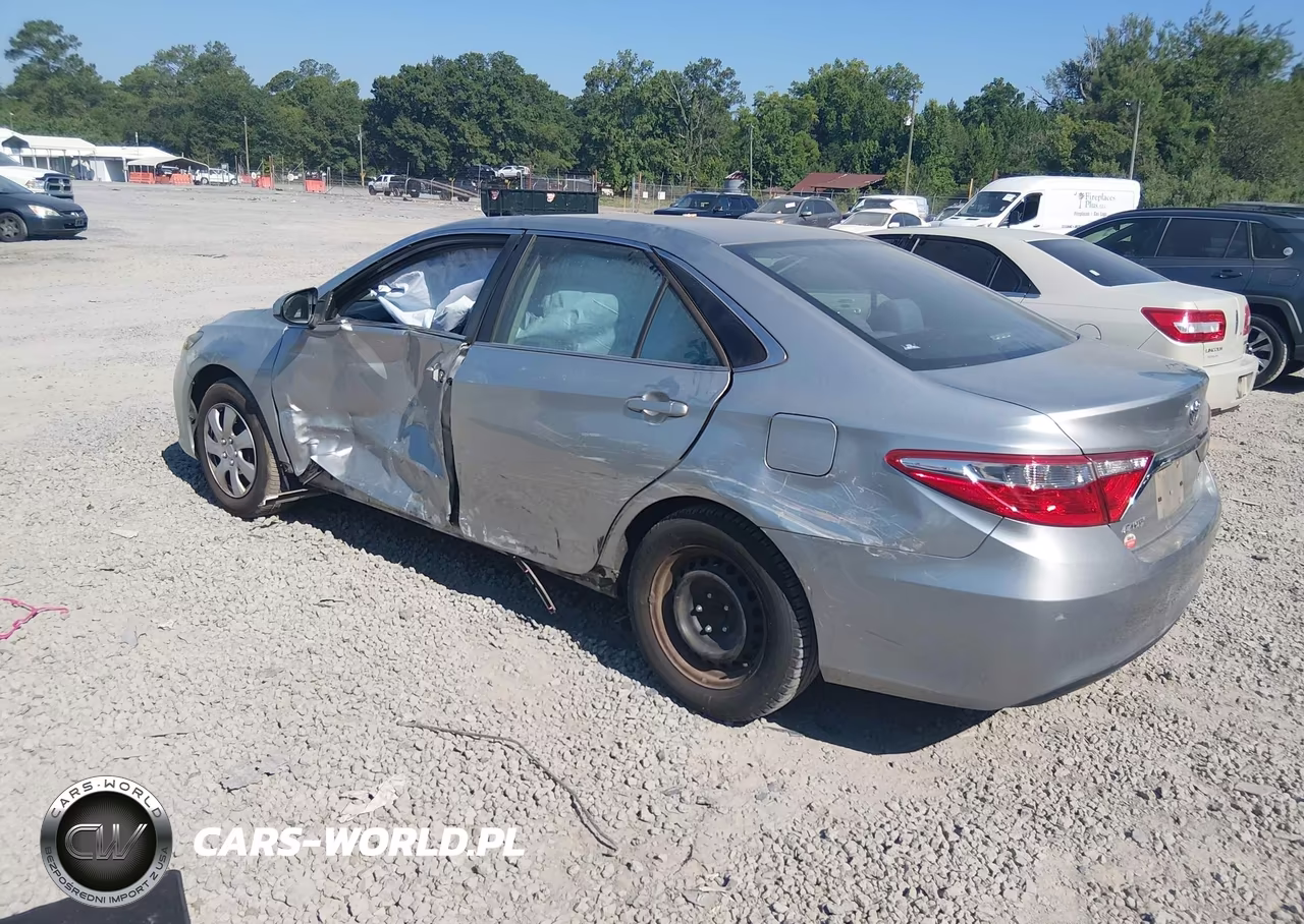 2015 Toyota Camry Le VIN:4T4BF1FK4FR467513 - 3