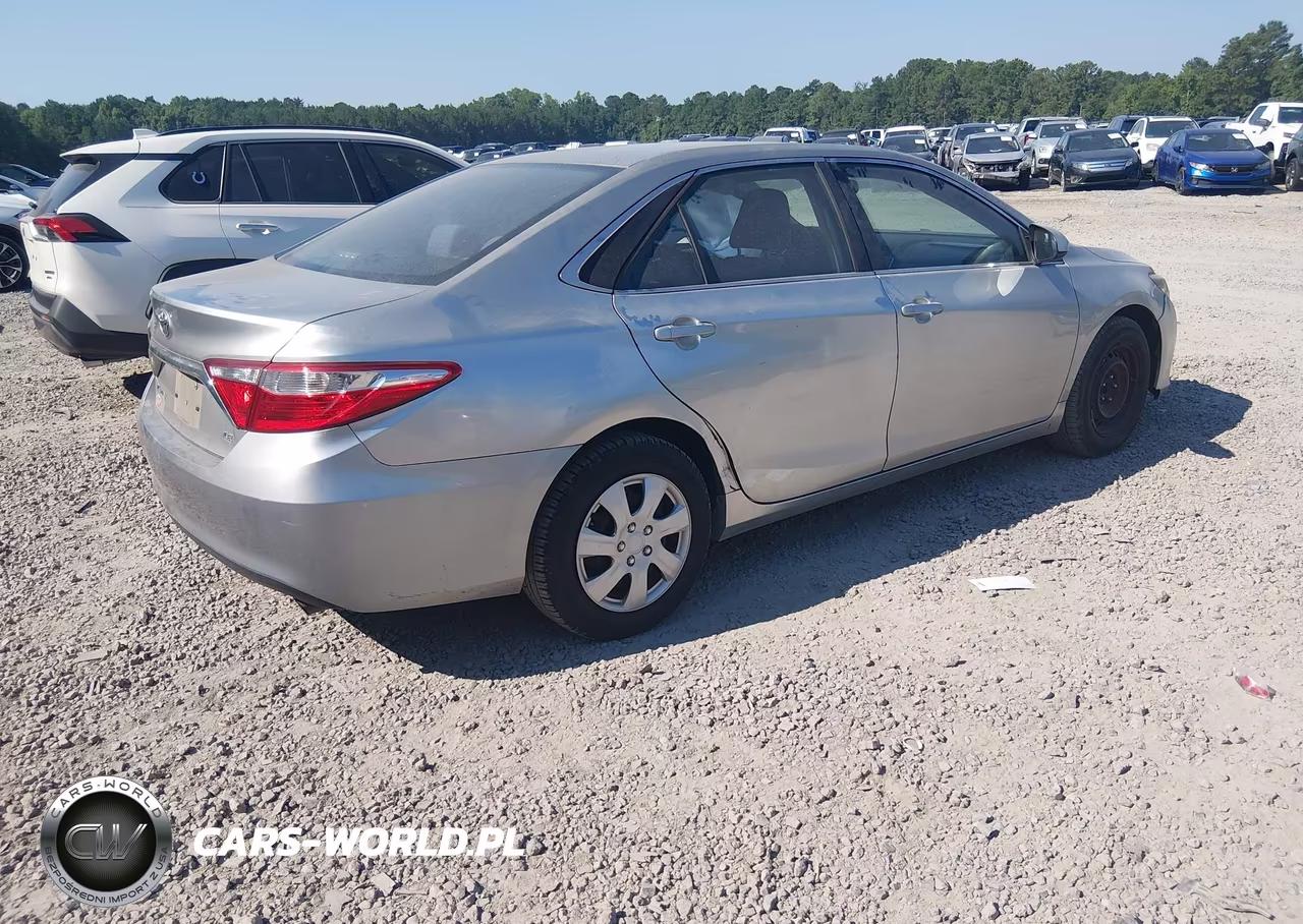 2015 Toyota Camry Le VIN:4T4BF1FK4FR467513 - 4