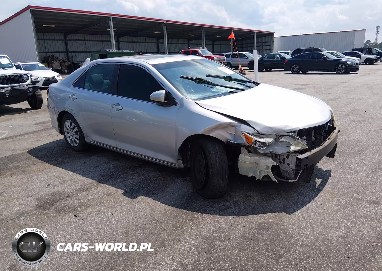 2012 Toyota Camry Le – zdjęcie 1 z 19