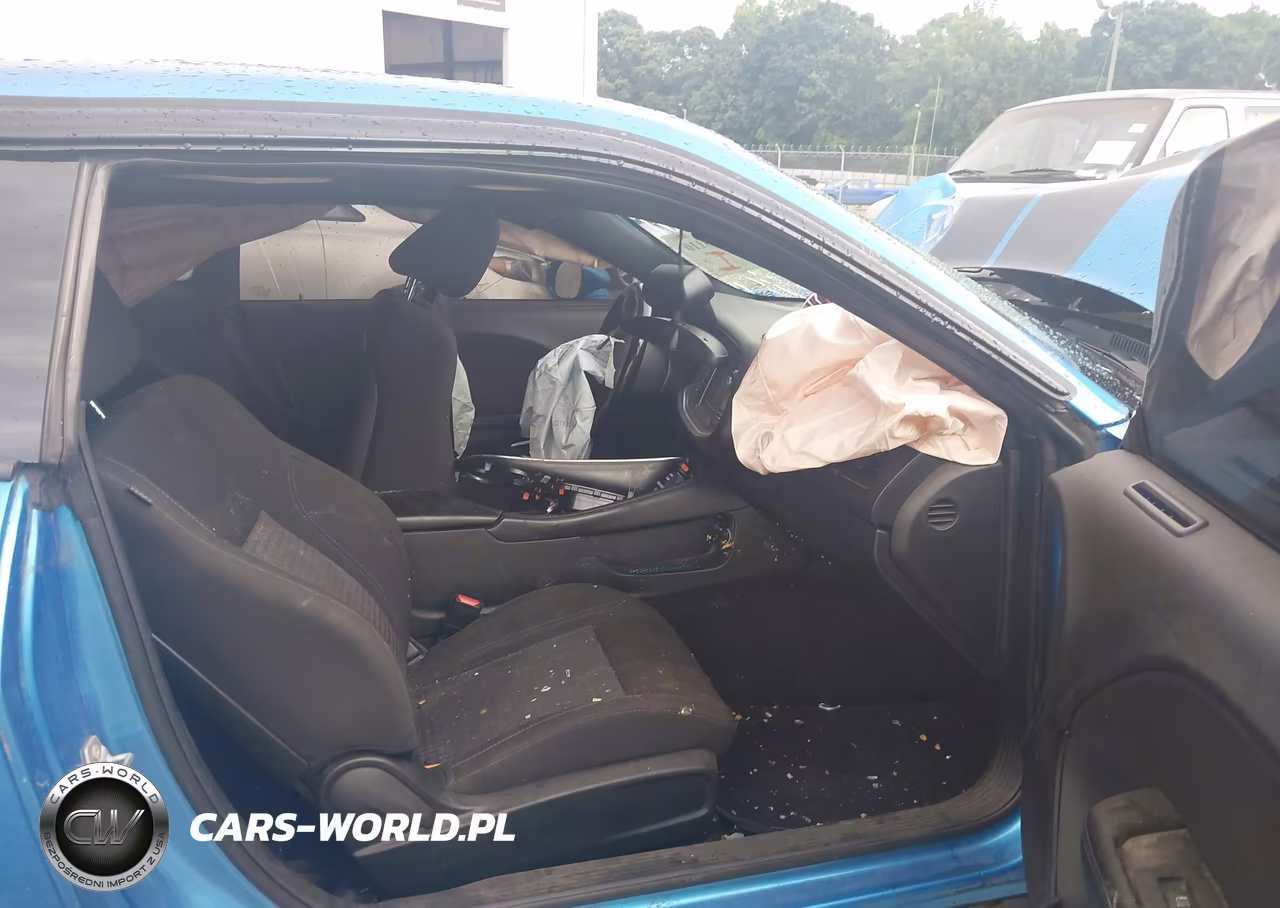 2018 Dodge Challenger Sxt VIN:2C3CDZAG9JH333252 - 5