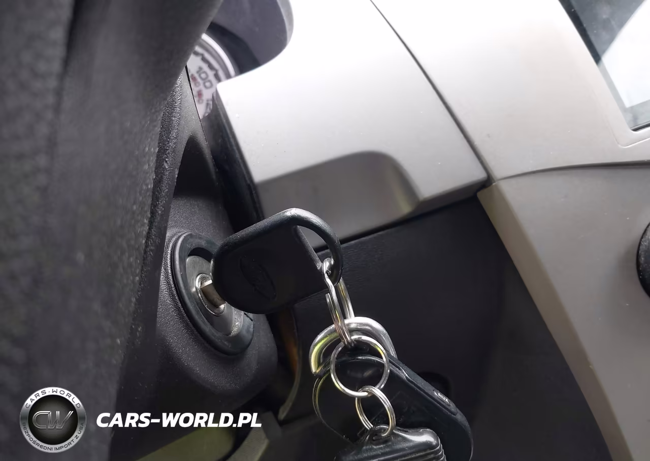 2010 Ford Focus Ses VIN:1FAHP3GN1AW284972 - 11